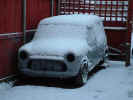 04_snowy_van.jpg (77448 bytes)